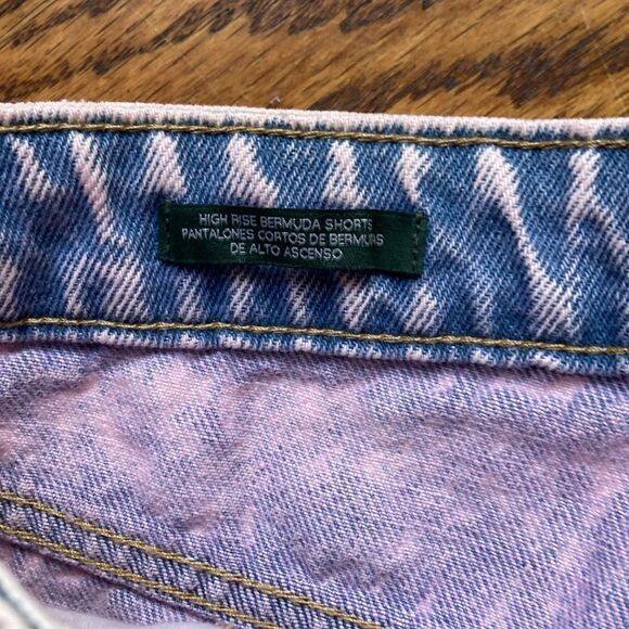 Acid Wash High Rise Distressed Bermuda Shorts Size 2 New With Tags - Picture 9 of 15